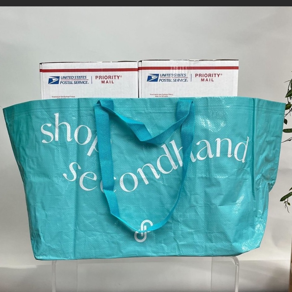 ••SOLD•• Oversized Double-handle Tote - Picture 2 of 6